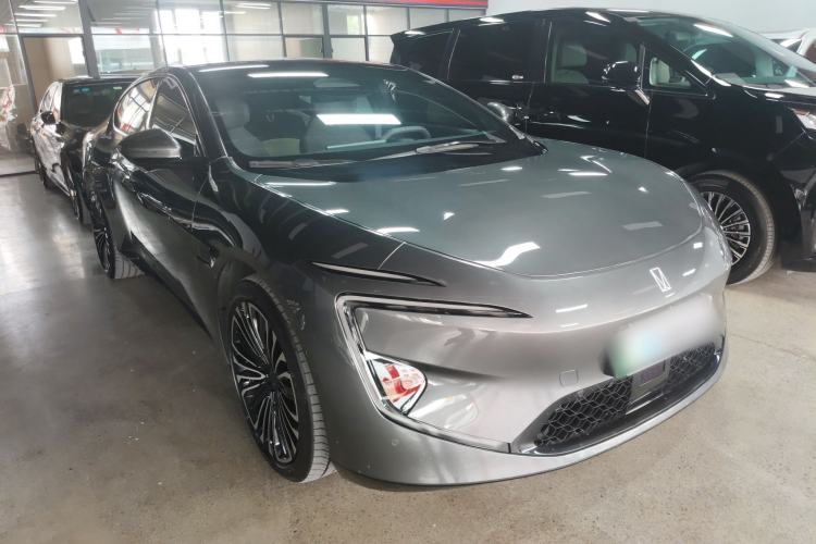 Used Avatr 12 2025 Ultra Extended-Range Edition Front Right 45 Deg