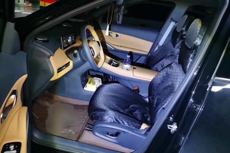 Used Geely Galaxy Xingjian 7 EM-i 2025 120km Flagship Edition Interior 3