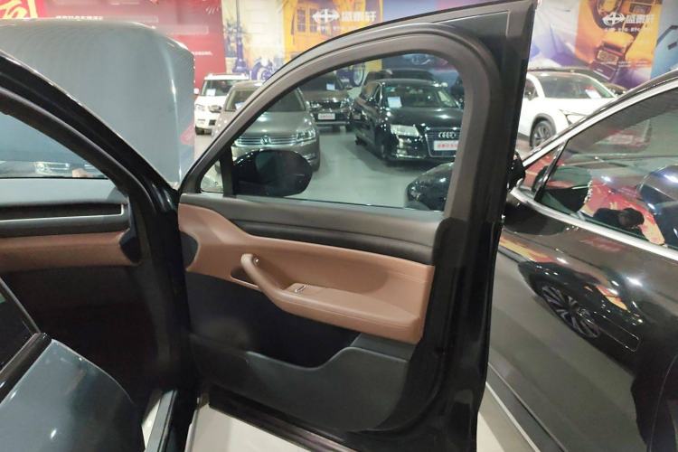 Used Nio ES8 2023 75 kWh Executive Edition
