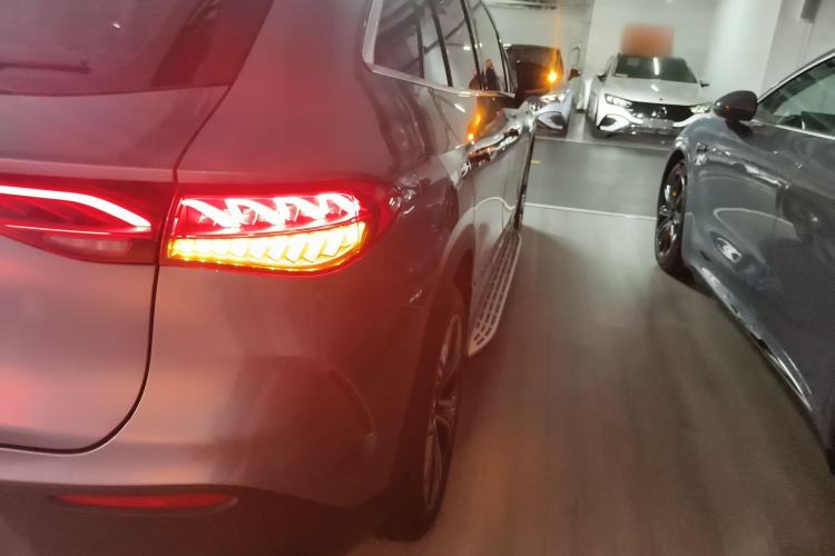 Used Mercedes-Benz EQE SUV 2024 500 4MATIC Luxury Edition Exterior 3