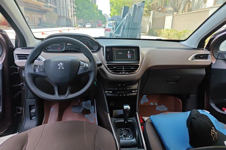 Used Peugeot 2008 2014 1.6L Automatic Fashion Edition
