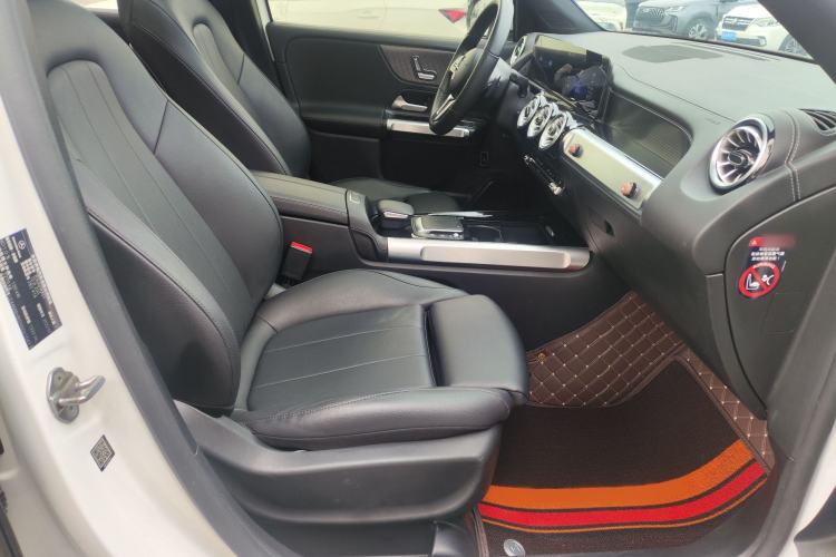 Used Mercedes-Benz GLB 2022 Updated GLB 200 Fashion Edition Right Front Seat