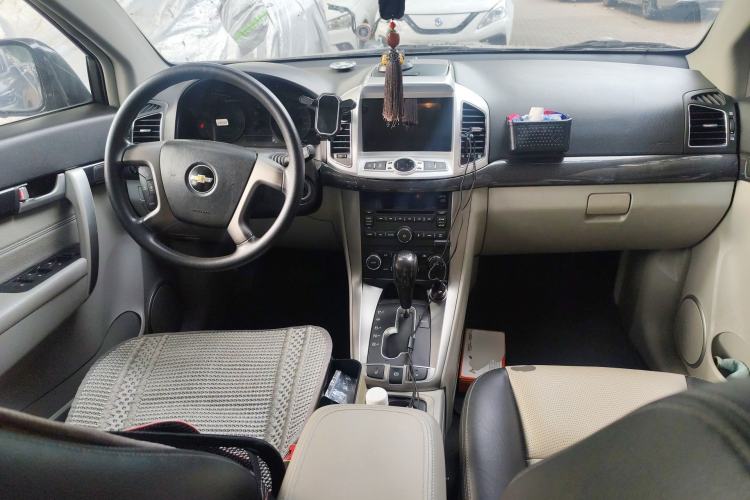 Used Chevrolet Captiva 2014 2.4L 4x4 Luxury Edition 5 Seats Center Console