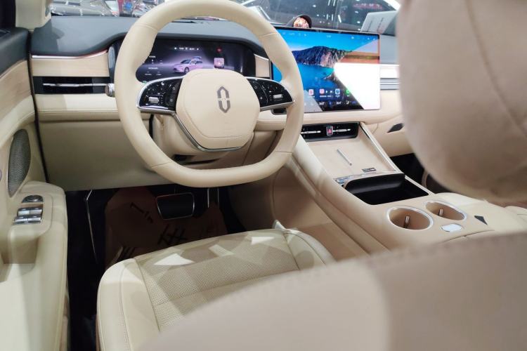 Used Hima AITO M5 2025 Extended-Range Ultra All-Wheel-Drive Version Center Console