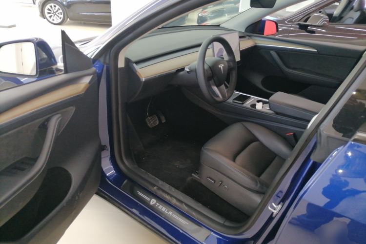 Used Tesla Model Y 2021 Long-Range All-Wheel-Drive Version 3D7