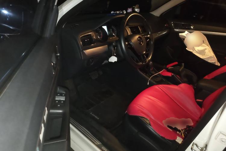 Used Volkswagen Gran Lavida 2015 1.6L Automatic Comfort Edition
