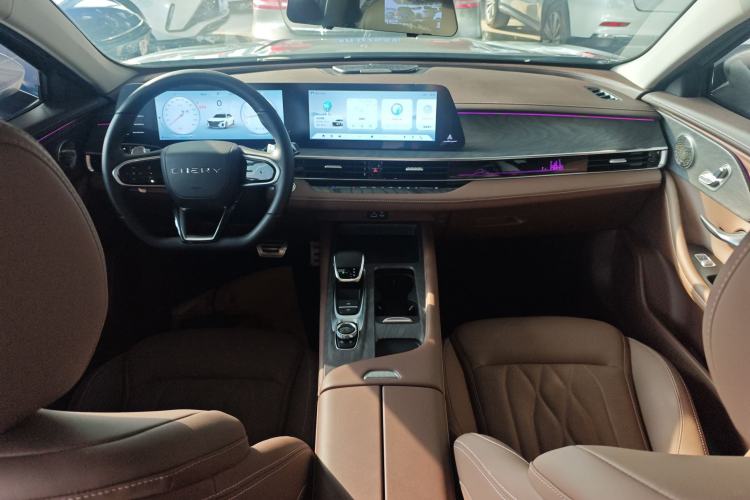 Used Chery Arrizo 8 2023 High-Performance Edition 2.0T DCT Powerfully Equipped Center Console