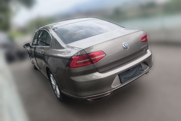 Used Volkswagen Magotan 2017 380TSI DSG Luxury Model Rear Left 45 Deg