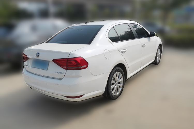 Used Volkswagen Lavida 2015 1.6L Automatic Comfort Edition
