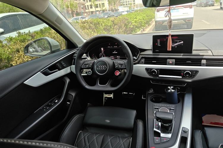 Used Audi A4L 2017 45 TFSI quattro Sport Edition
