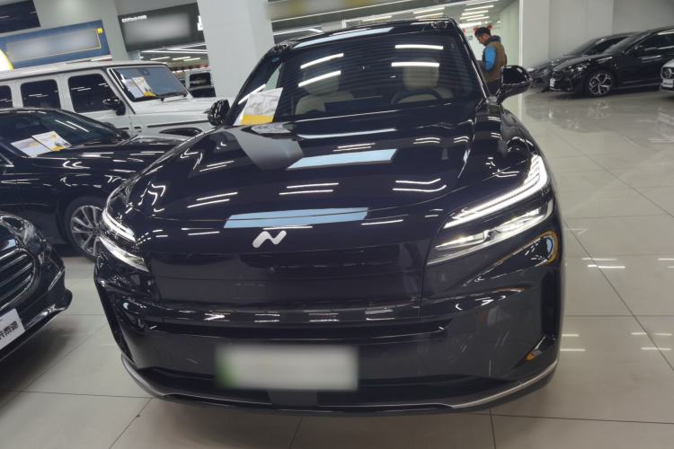 Used ONVO Luxeed L90 2025 Model—Max Six-Seater Version
