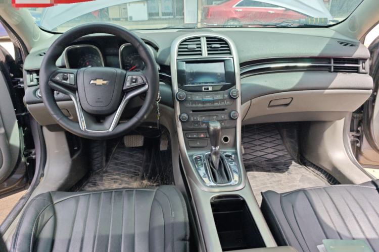 Used Chevrolet Malibu 2012 2.0L Automatic Luxury Edition Center Console