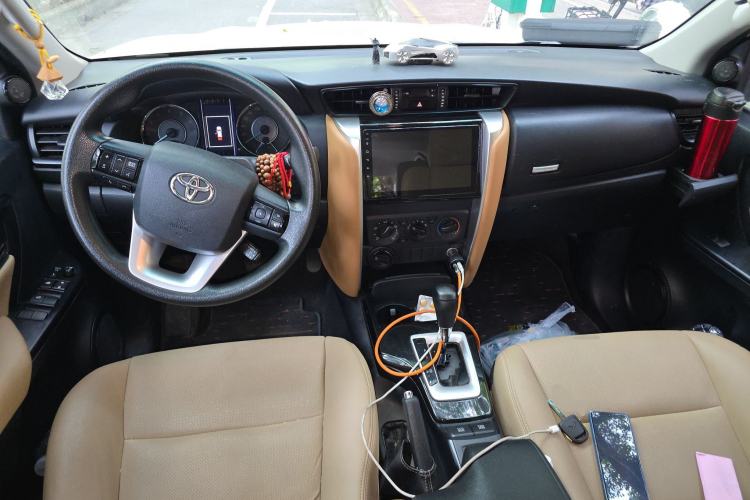 Used Toyota Fortuner 2016 2.7L Middle East Version Center Console