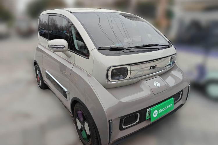Used Baojun KiWi EV 2023 Smart Luxury Edition Ternary Lithium Front Right 45 Deg