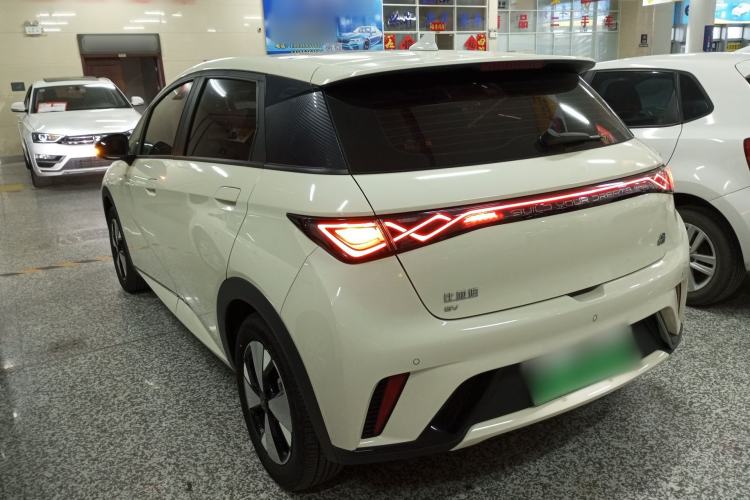 Used BYD Dolphin 2023 420 km Fashion Edition
