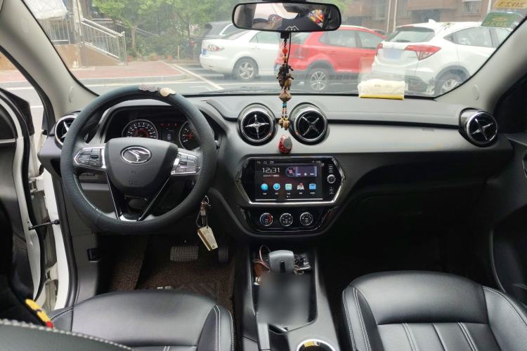 Used Soueast DX3 2018 1.5T CVT Luxury Model Center Console