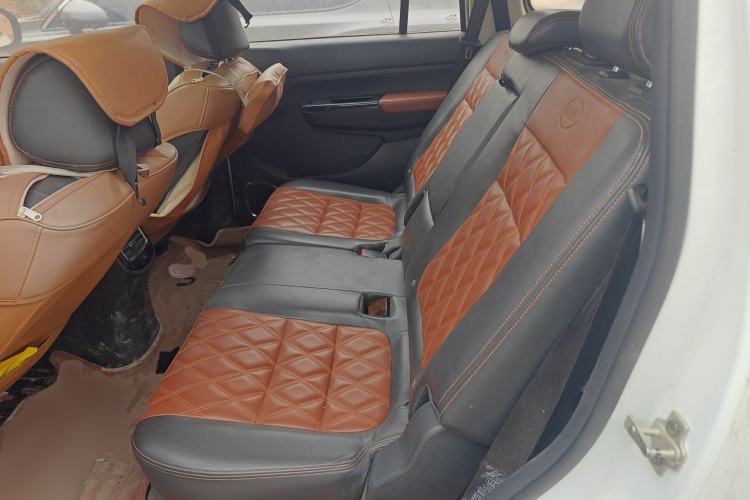 Used SWM X3 2017 1.6L Manual Fashion Model
