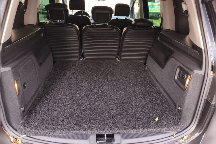 Used Volkswagen Sharan 2013 2.0 TSI Comfort Model
