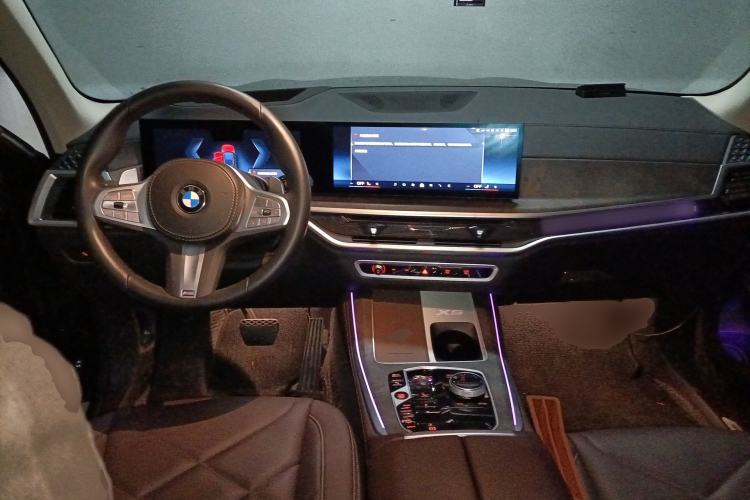 Used BMW X5 2023 xDrive 30Li Luxury M Sport Night Edition Package Center Console