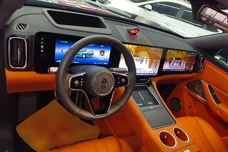 Used Hima AITO M8 2025 Extended-Range Ultra Version 53.4 kWh 6-Seater Edition
