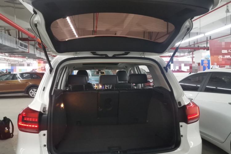 Used Volkswagen Tiguan 2016 280TSI Automatic Two-Wheel Drive Silk Road Comfort Edition Trunk