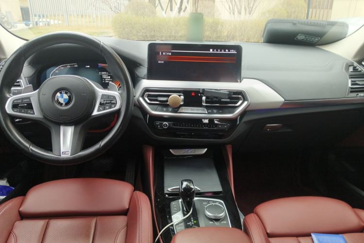Used BMW X4 2022 xDrive 30i M Sport Package Center Console
