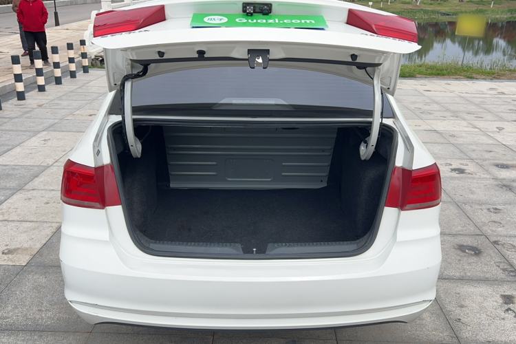 Used Volkswagen Santana 2021 1.5L Automatic Fashion Edition Trunk