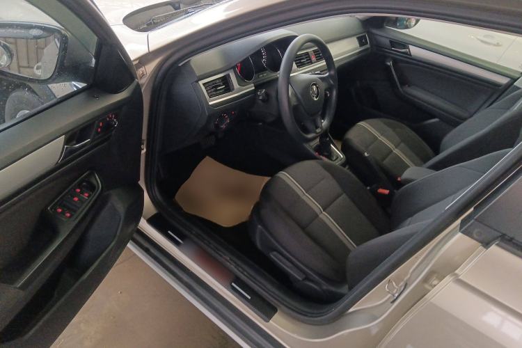 Used Volkswagen C-TREK 2018 1.5L Automatic Fashion Model