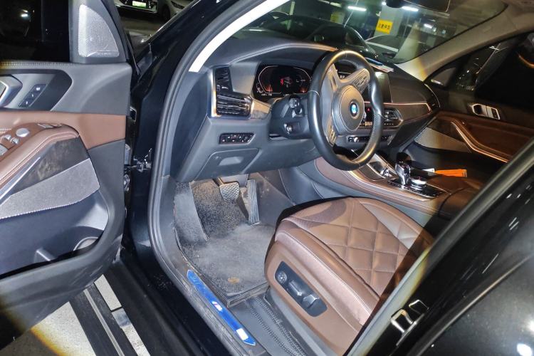 Used BMW X5 2022 Restyled xDrive 30Li Luxury Version M Sport Package
