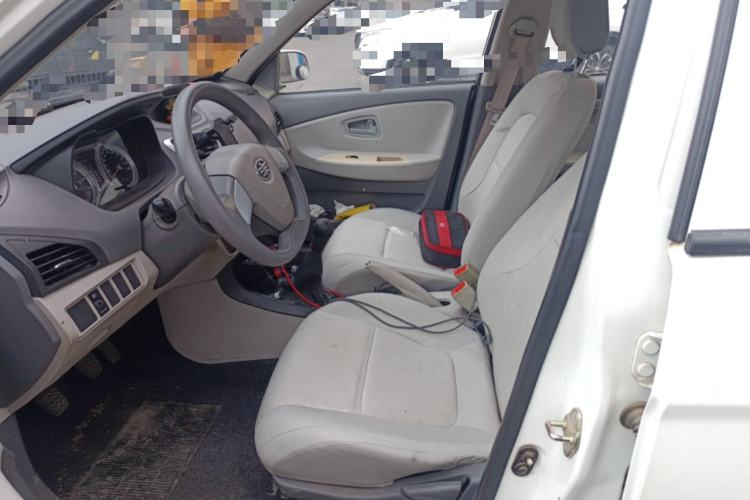 Used FAW Xiali N5 2014 1.3L Manual Comfort Version Left Front Seat