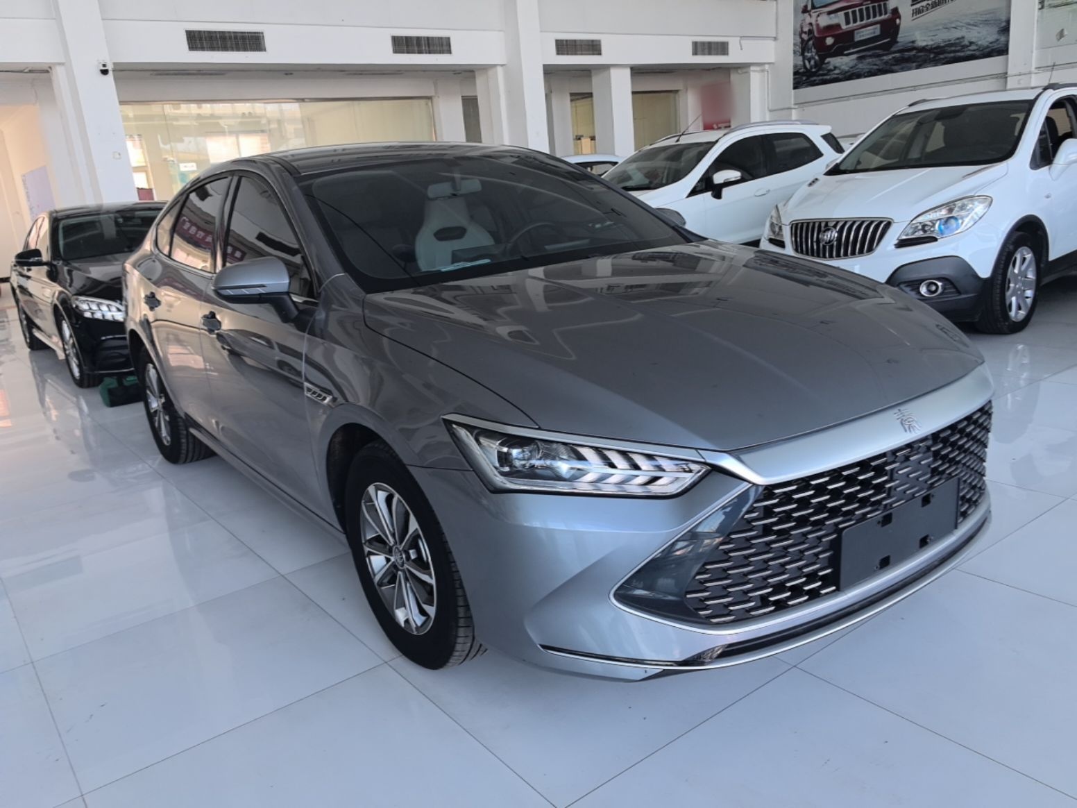 BYD Qin PLUS 2024 HONOR Edition DM-i 55KM Leading Model — снимка 3