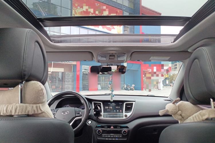 Used Hyundai Tucson 2018 1.6T Dual-Clutch Two-Wheel Drive 15th Anniversary Special Edition
