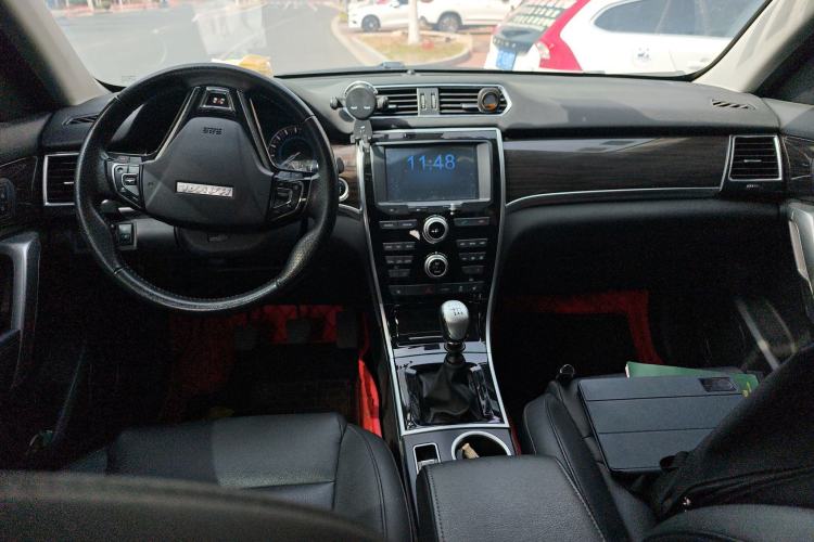 Used Haval H2 2016 Red-Label 1.5T Manual Two-Wheel Drive Luxury Model