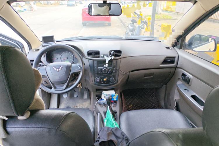 Used Wuling Hongguang 2015 1.5L S Base Model China IV
