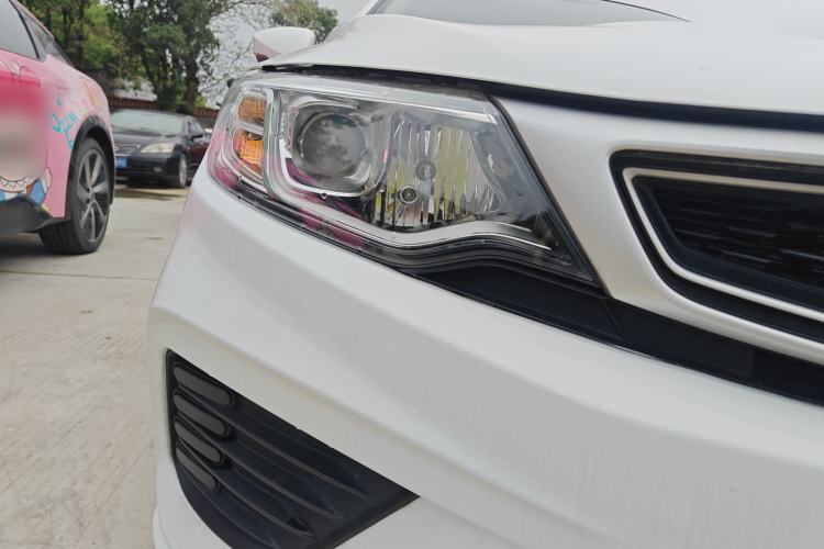 Used Geely Auto Vision 2020 Revised Version 1.5L CVT Asian Games Edition Right Front Headlight