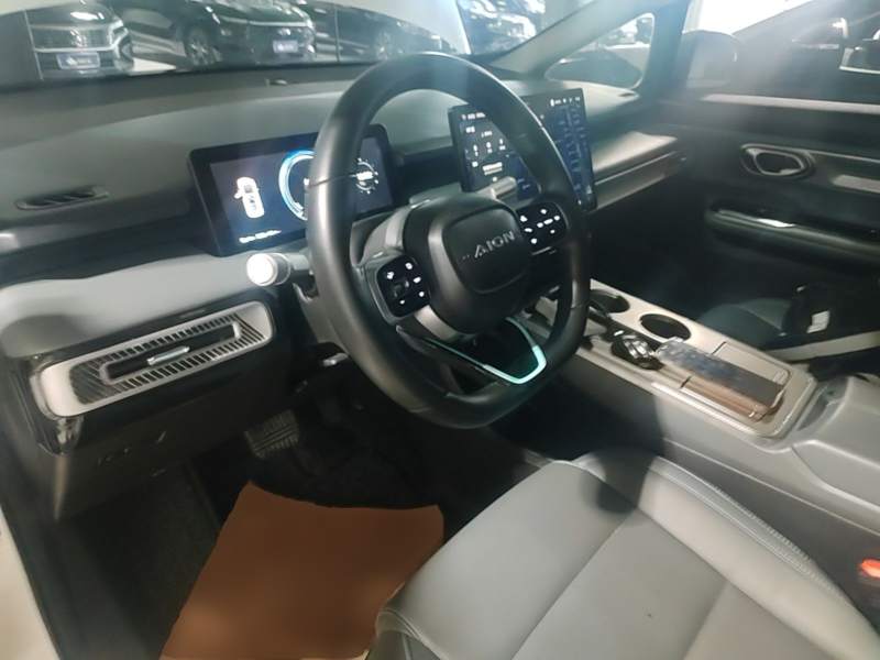 Used AION Y 2023 Younger Star Edition — 9