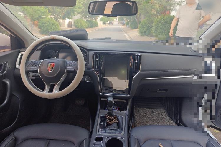 Used Roewe i6 2020 PLUS 1.6L CVT 4G Connected Glory Holographic Edition
