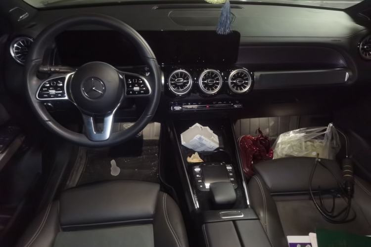 Used Mercedes-Benz EQB 2024 EQB 350 4MATIC Center Console