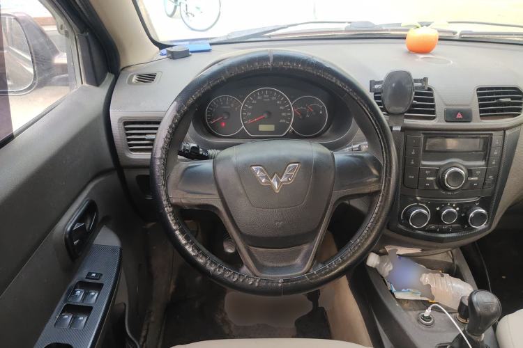 Used Wuling Hongguang 2014 1.5L S Standard Version
