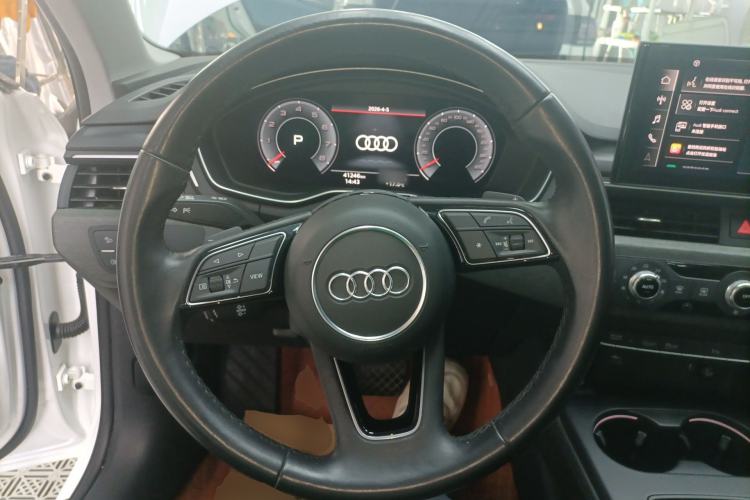 Used Audi A4L 2022 40 TFSI Stylish and Elegant Edition Steering Wheel