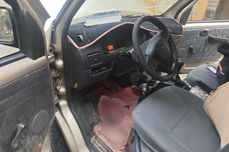 Used Wuling Rongguang 2017 1.2L Extended Basic Version Interior 3