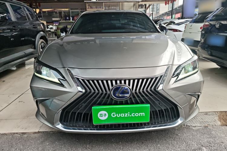 Used Lexus ES 2018 300h Premier Edition China VI Standard