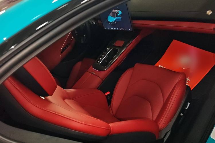 Used Xiaomi Auto SU7 2024 Four-Wheel Drive Ultra-Long Range Advanced Intelligent Driving Max Edition
