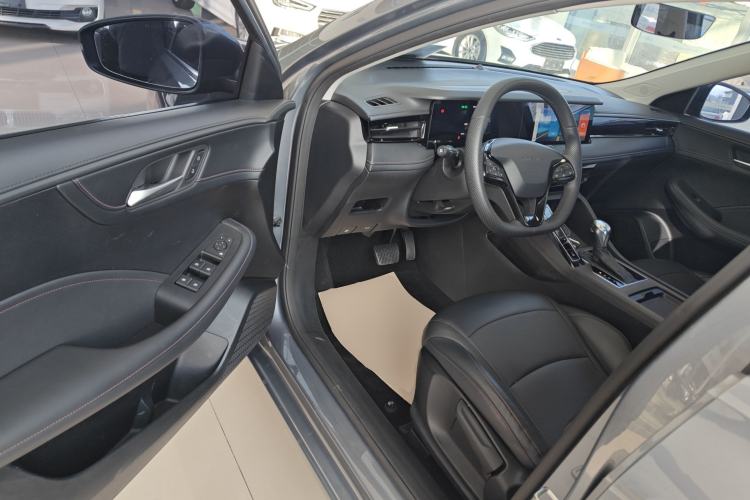 Used Roewe i5 2023 1.5L CVT Luxury Edition
