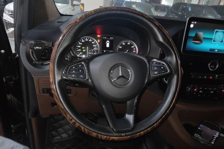 Used Mercedes-Benz Vito 2018 2.0T Elite Version 7 Seats China VI Emission Standard
