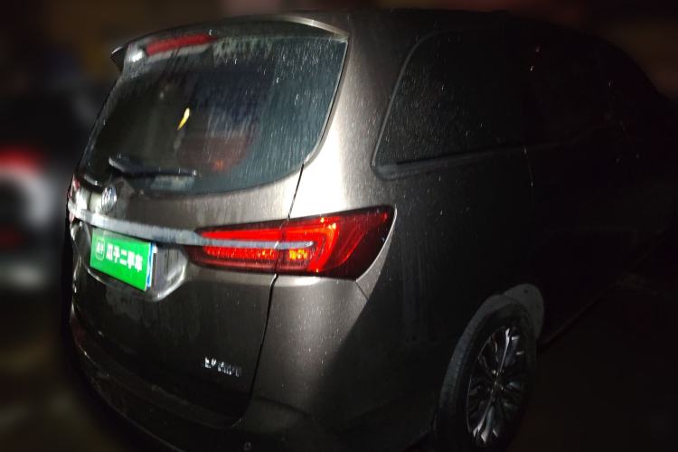 Used Buick GL8 2023 Land Executive Class Comfort Model
