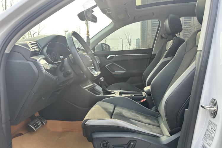 Used Audi Q3 2021 40 TFSI Fashion Dynamic Model
