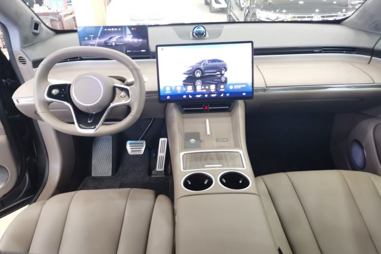 Used Hima Luxeed R7 2025 Range-Extended Version 251 km Max
