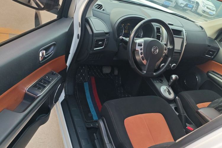 Used Dongfeng Fengdu MX6 2016 2.0L CVT Two-Wheel Drive All-Around Version