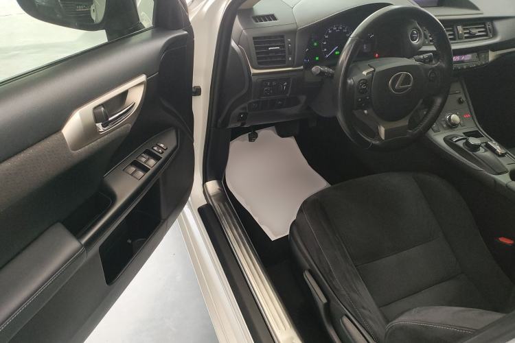 Used Lexus CT 2014 CT200h Comfort Edition Monochrome
